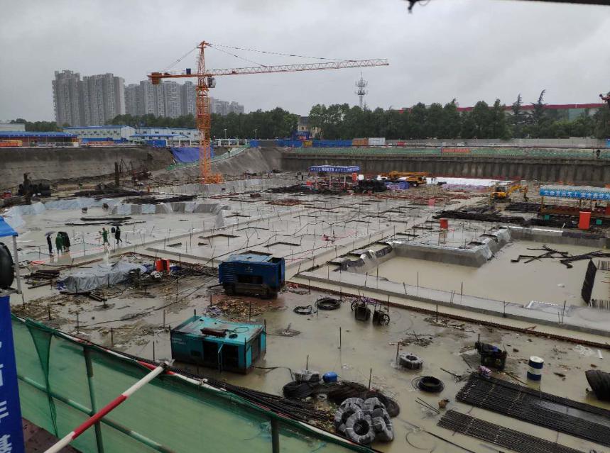 蓉城暴雨 百酈錦城無(wú)恙