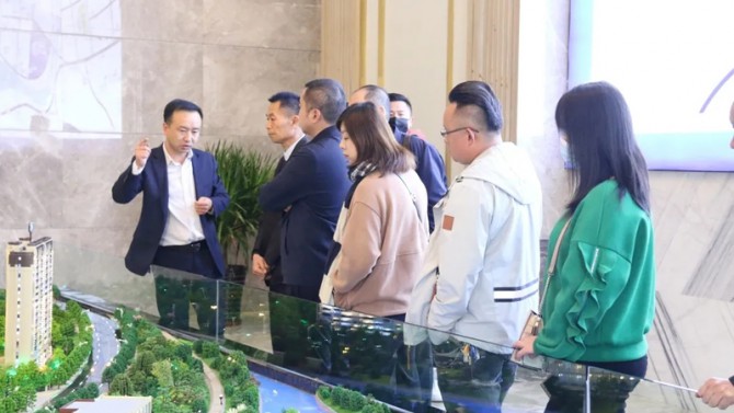 青海房協(xié)赴天水總部經(jīng)濟(jì)城項(xiàng)目調(diào)研考察